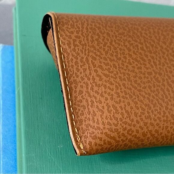 Ray Ban Original Brown Leather Style Medium Case - Fits most Rayban Sunglasses - Picture 6 of 9